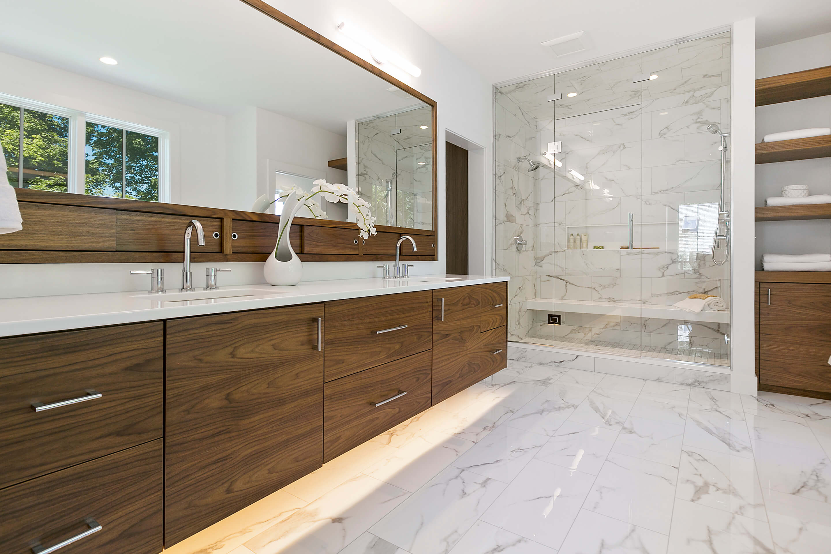 contemporary bathroom